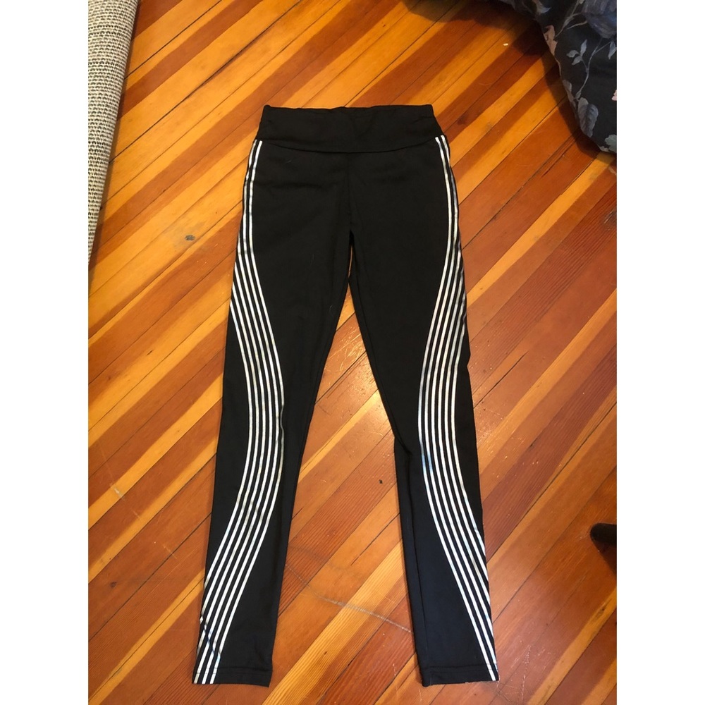 Stretchy Shiny Leggings!